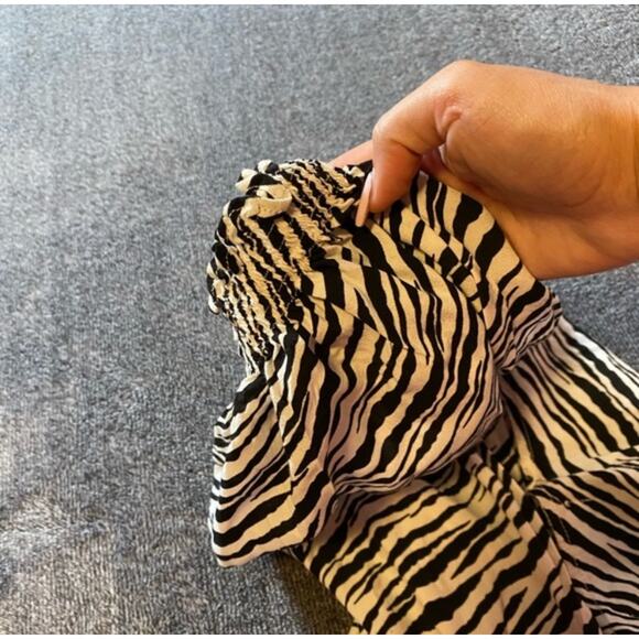 Faithfull The Brand Zebra Print V-neck Dress ( 8 ) - Picture 10 of 11